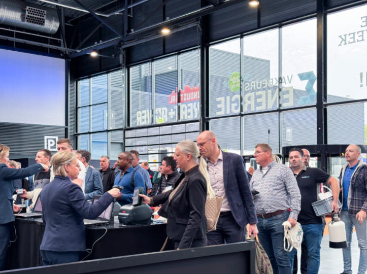 elecnova-energy-showcases-dual-exhibitions-1.jpg elecnova-energy-showcases-dual-exhibitions-1.jpg